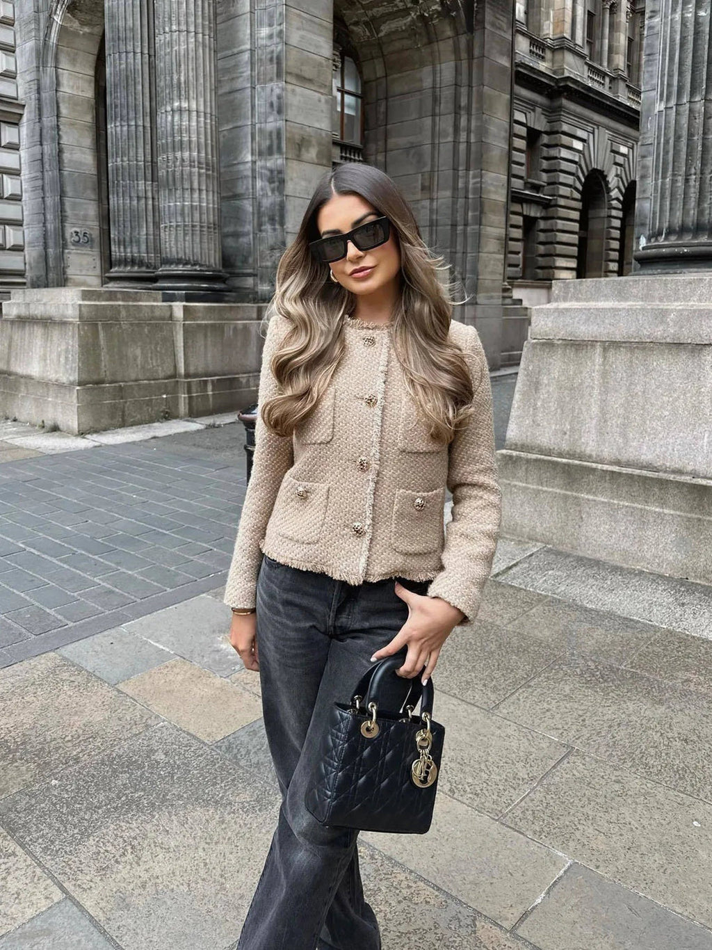 Moderne Damenjacke mit stilvollem und zeitgemäßem Schnitt