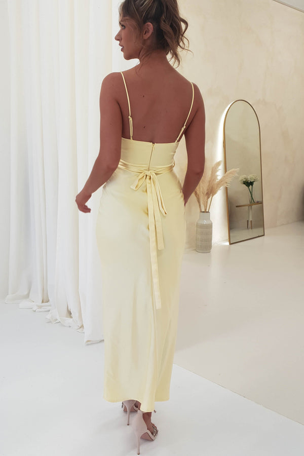 Elegantes Midi Abendkleid mit schmalen Trägern und modischem Korsett-Design