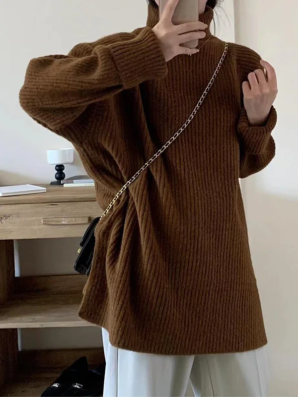 Bequemer Pullover mit langen Ärmeln und Seitenschlitzen