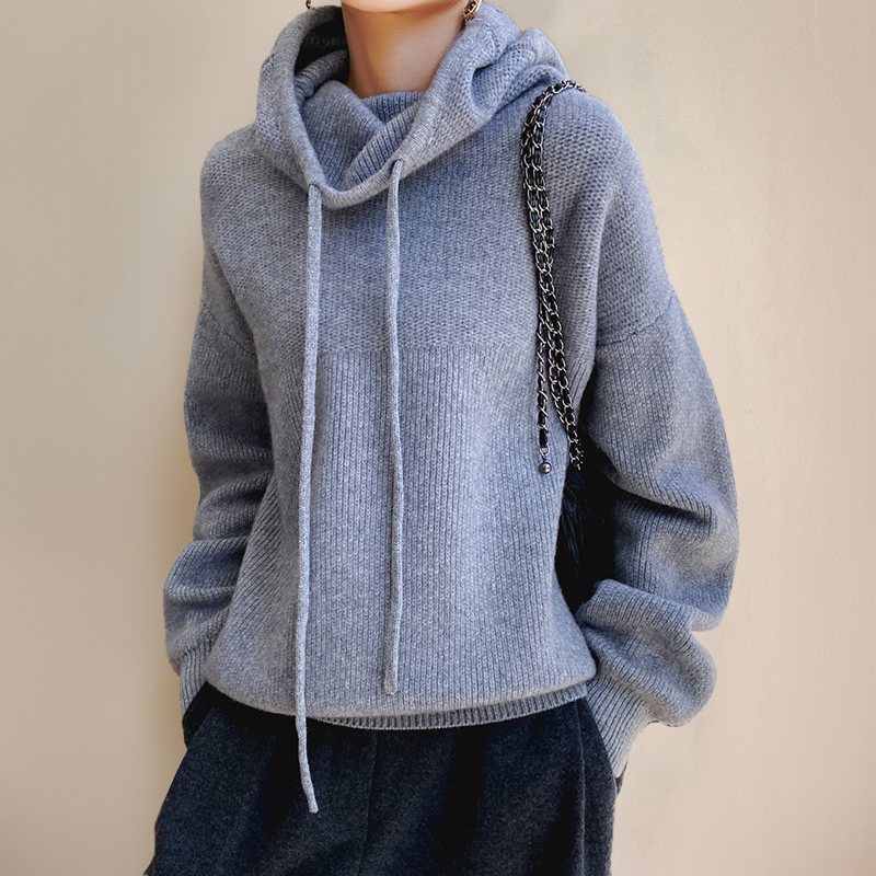 Bequemer Damen-Hoodie mit hohem Kragen und modernem Design
