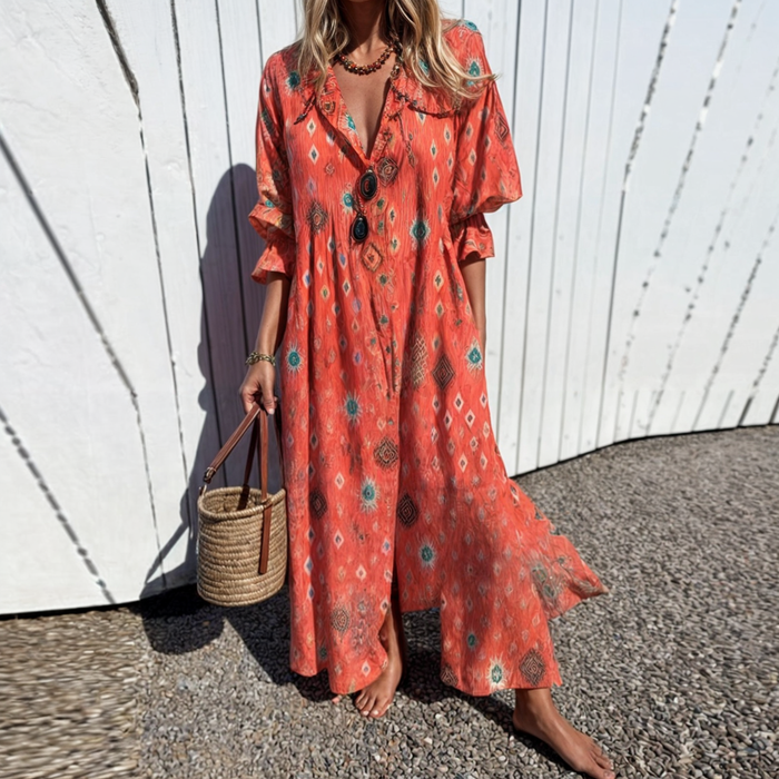 Leichtes langes Sommerkleid mit Blumenmuster für warme Tage