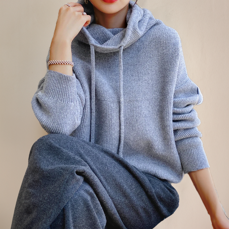 Bequemer Damen-Hoodie mit hohem Kragen und modernem Design