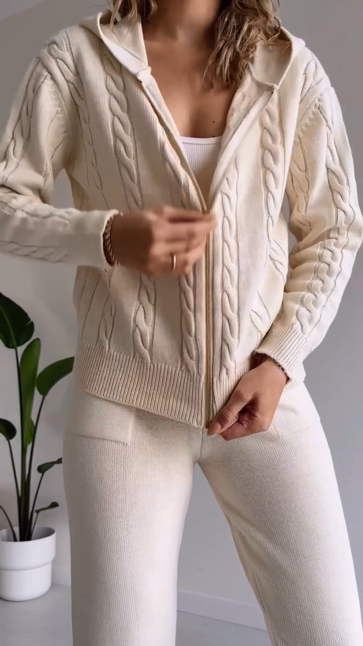 Zweiteiliges Set: Eleganter Twist-Sweater und Cardigan für stilvolle Damen