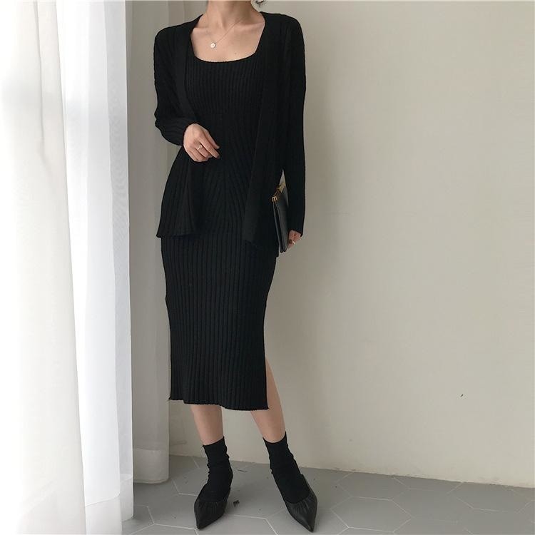 Set für einen eleganten Aussehen: Strickjacke und Kleid