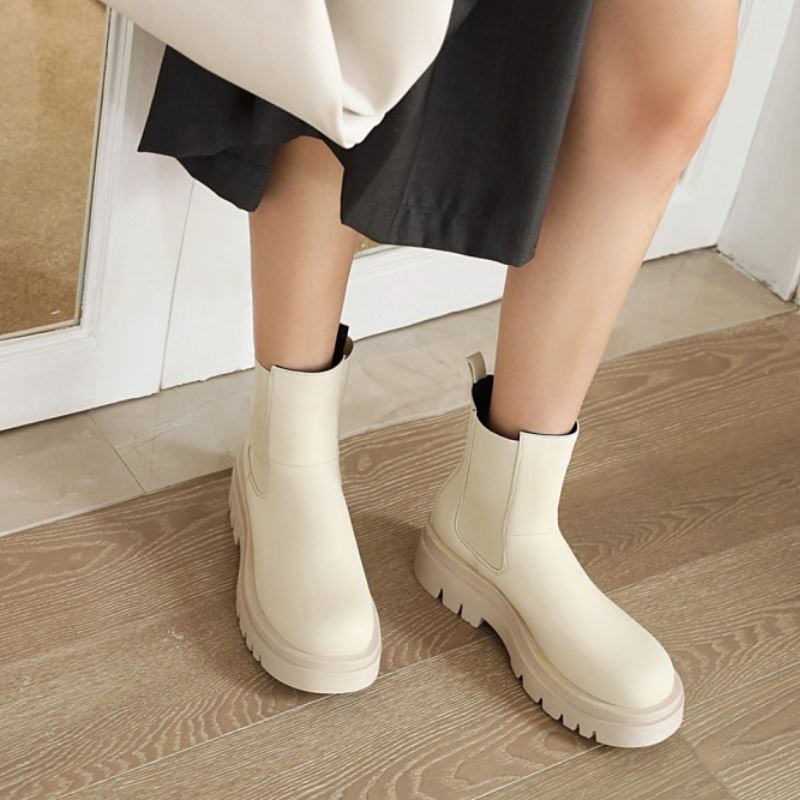 Elegante Stiefel mit raffinierten Details für kalte Tage