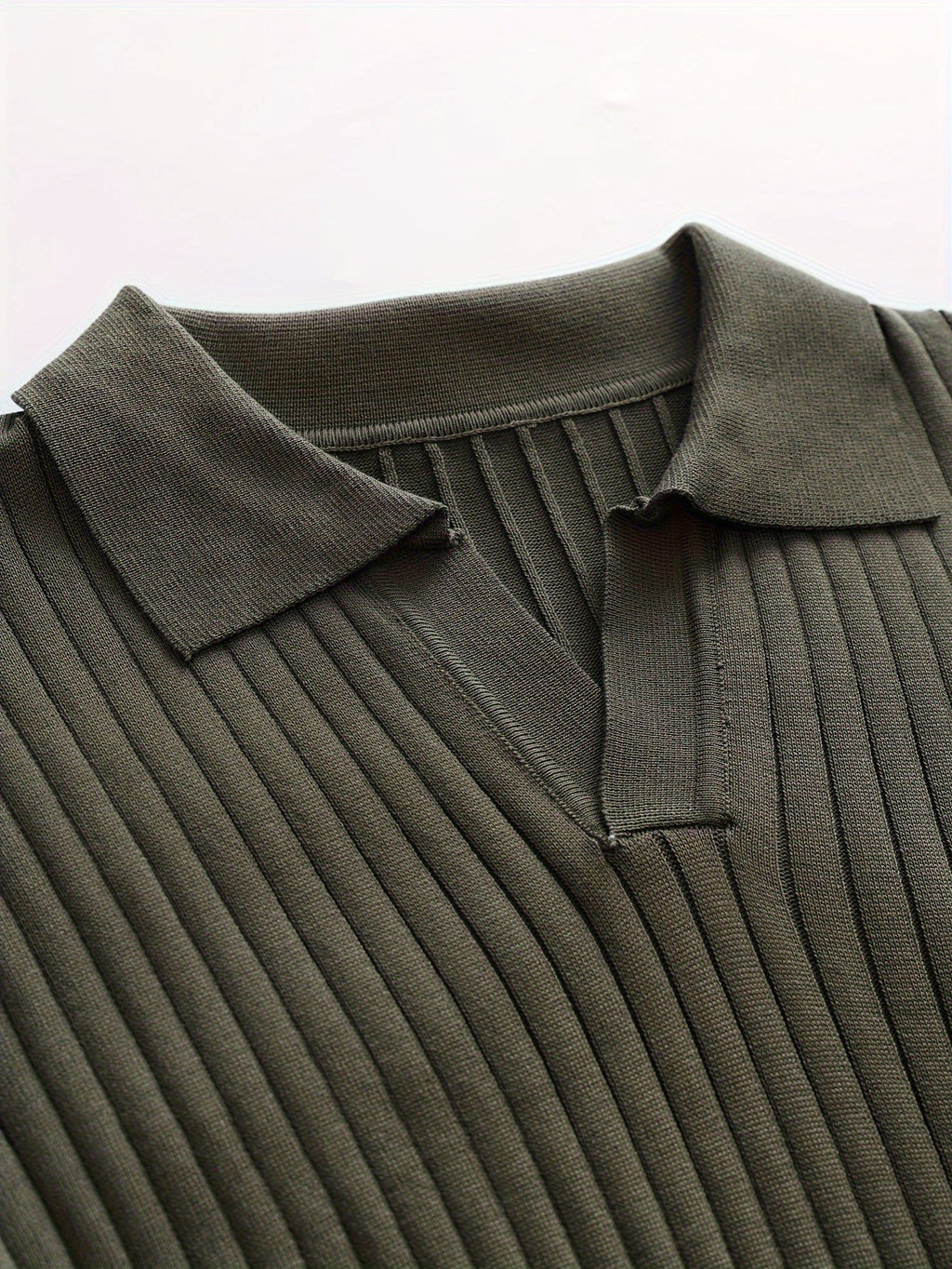 Stilvoller Herrenpullover mit V-Ausschnitt – Perfekt für Herbst und Winter
