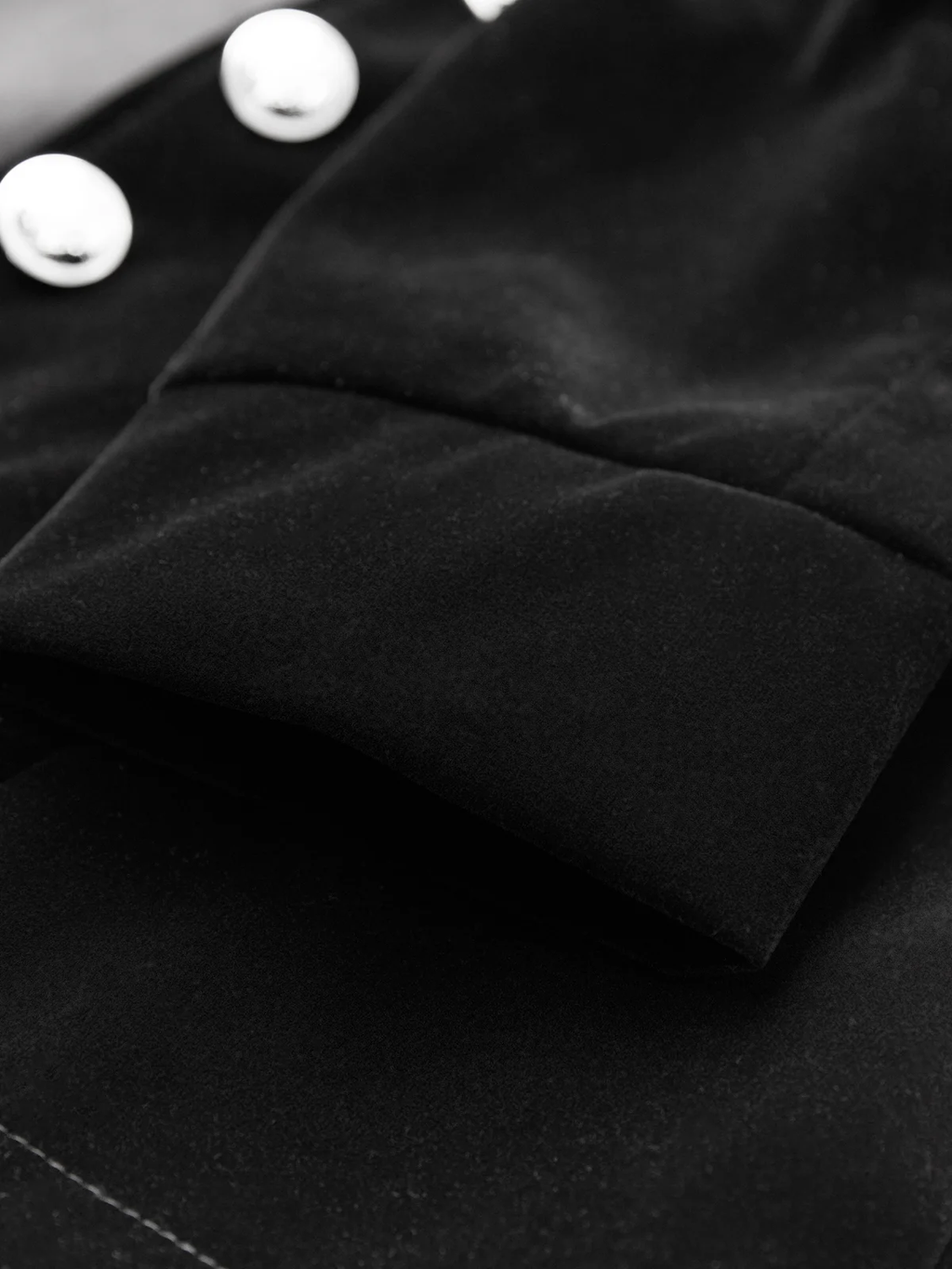Stilvoller Blazer mit Knopfleiste für Bürotage und Wochenendveranstaltungen