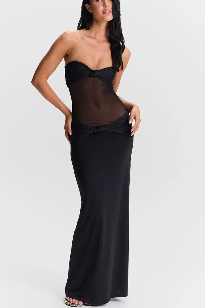 Langes Kleid mit abnehmbaren Trägern tailliertem Schnitt und gedrehtem Akzent