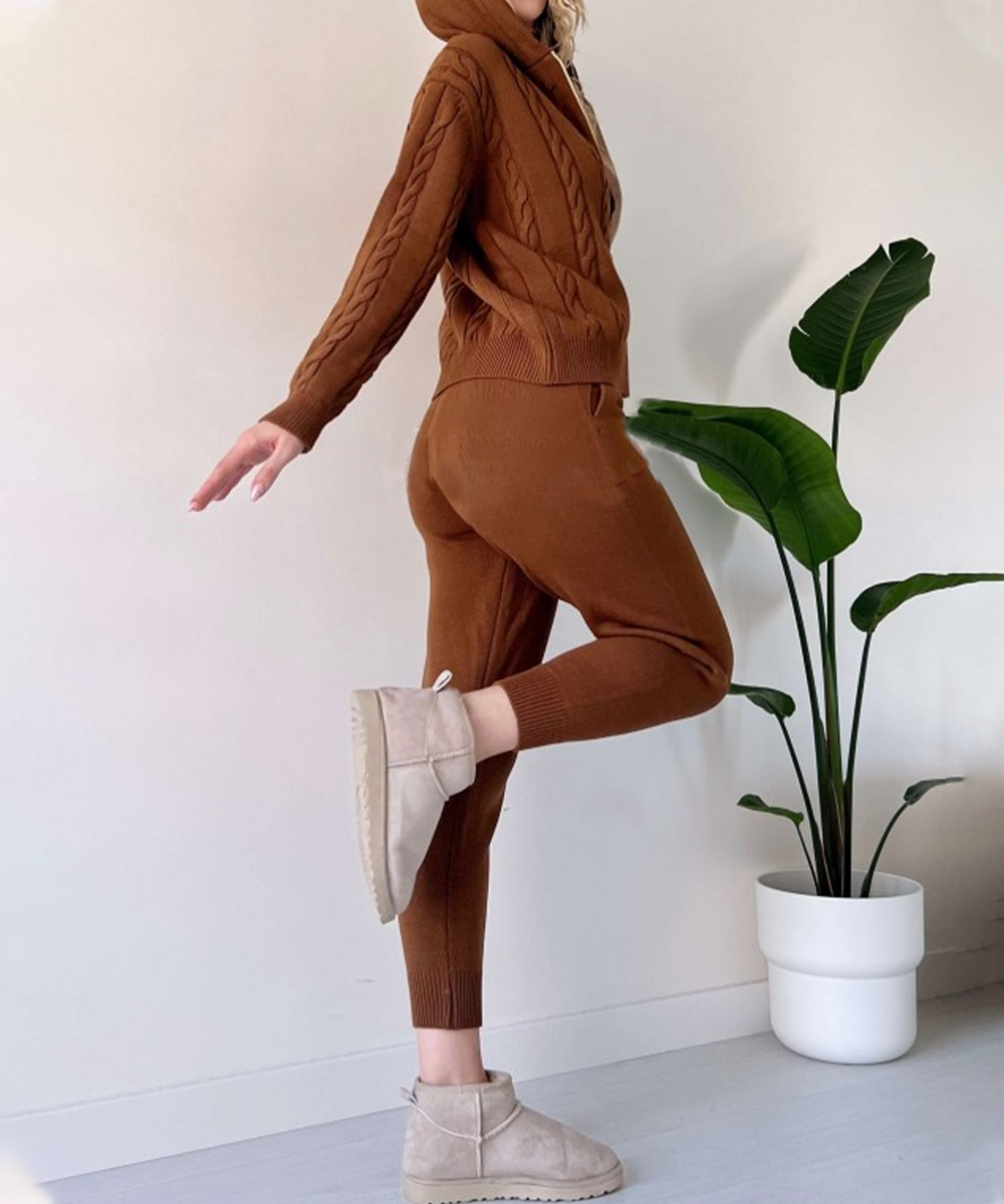 Zweiteiliges Set: Eleganter Twist-Sweater und Cardigan für stilvolle Damen