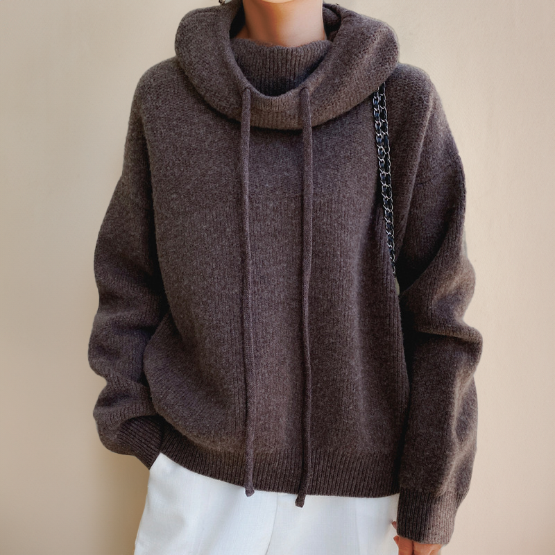 Bequemer Damen-Hoodie mit hohem Kragen und modernem Design