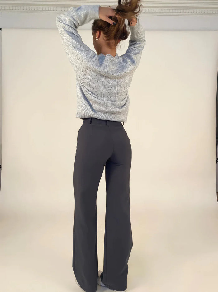Moderne Damenhose mit weitem Bein und stilvollem Schnitt