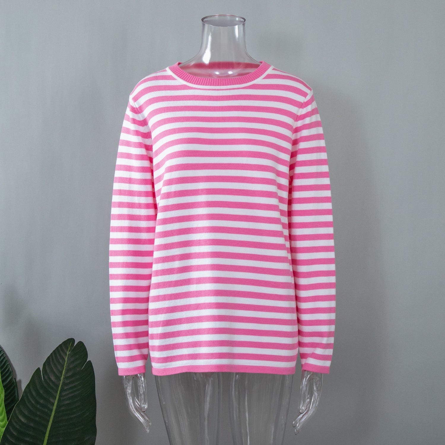 Stilvoller gestreifter Pullover mit Rundhalsausschnitt