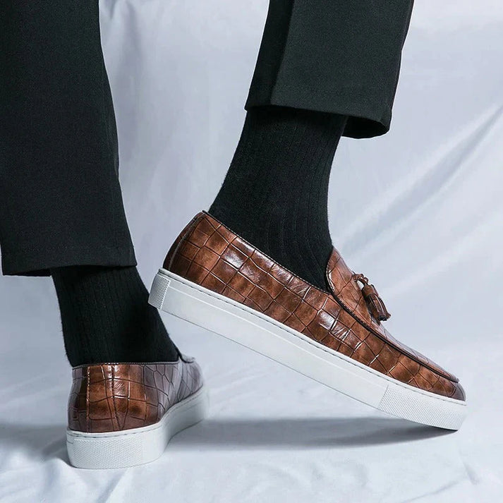 Elegante herren mokassins mit modernem stil und hohem tragekomfort