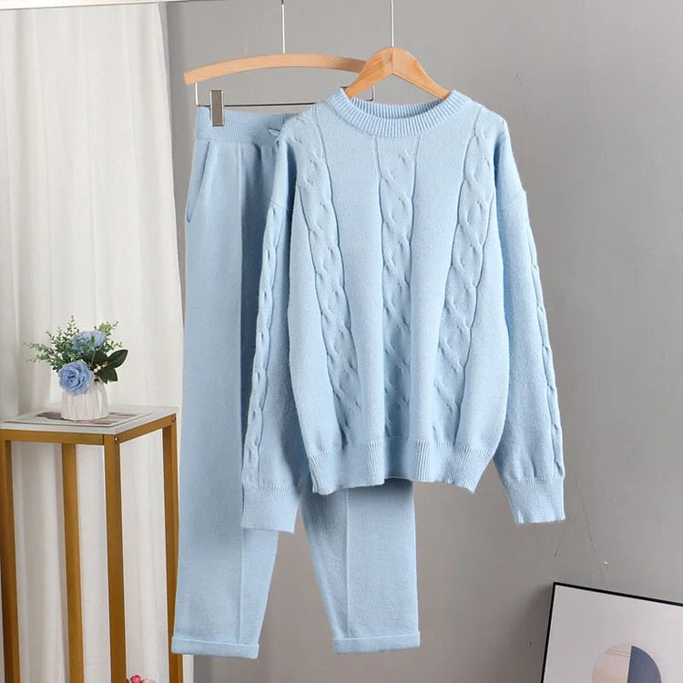 Marias Modischer Pullover und Hosenanzug - Stilvoll und Bequem