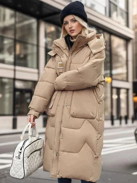 Modische lange Damenjacke mit modernem Design