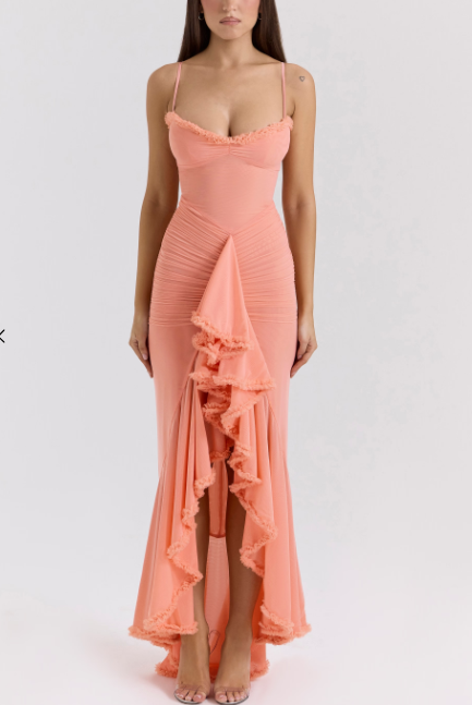 Langes Abendkleid mit schmalen Trägern und asymmetrischem Rock für einen eleganten Look