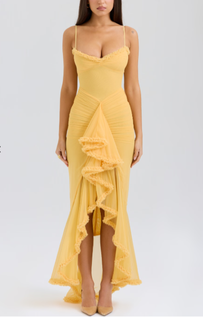 Langes Abendkleid mit schmalen Trägern und asymmetrischem Rock für einen eleganten Look