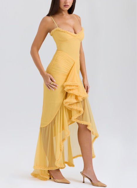 Langes Abendkleid mit schmalen Trägern und asymmetrischem Rock für einen eleganten Look