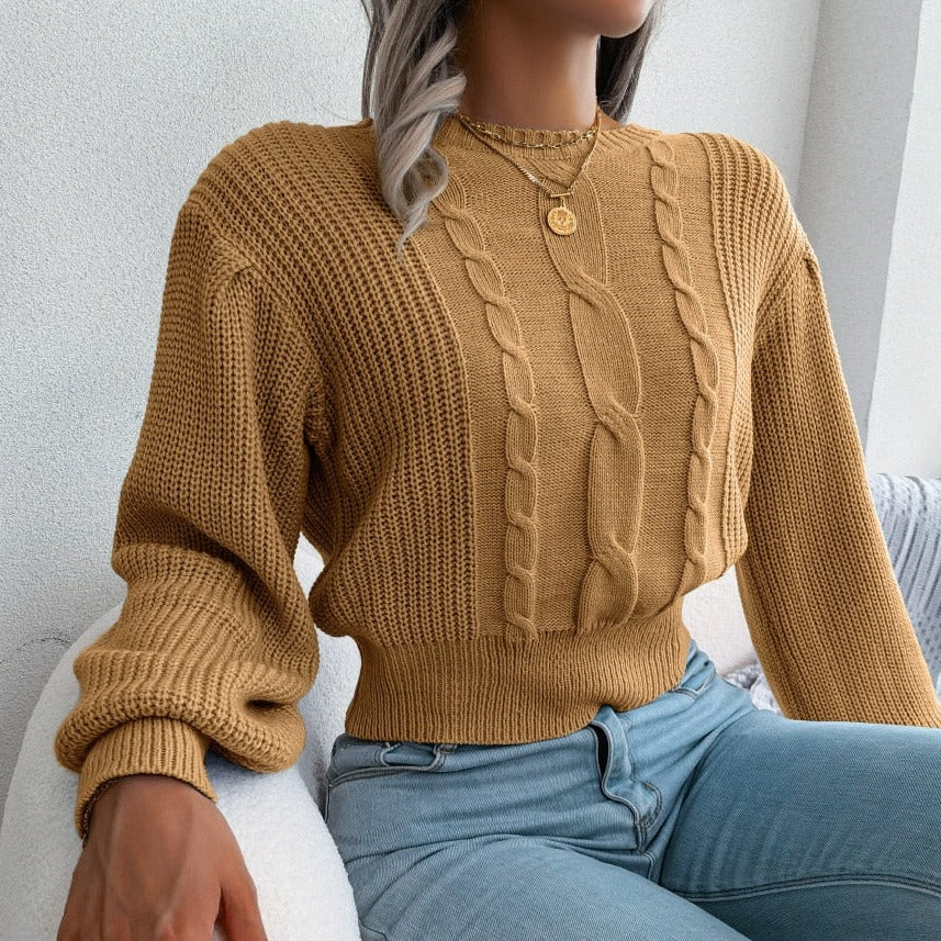 Top mit geflochtener Spitze und weicher Beigefarbe