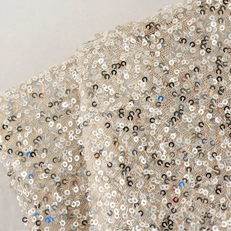 Glamouröses Rückenfreies Minikleid – Funkelndes Party-Outfit