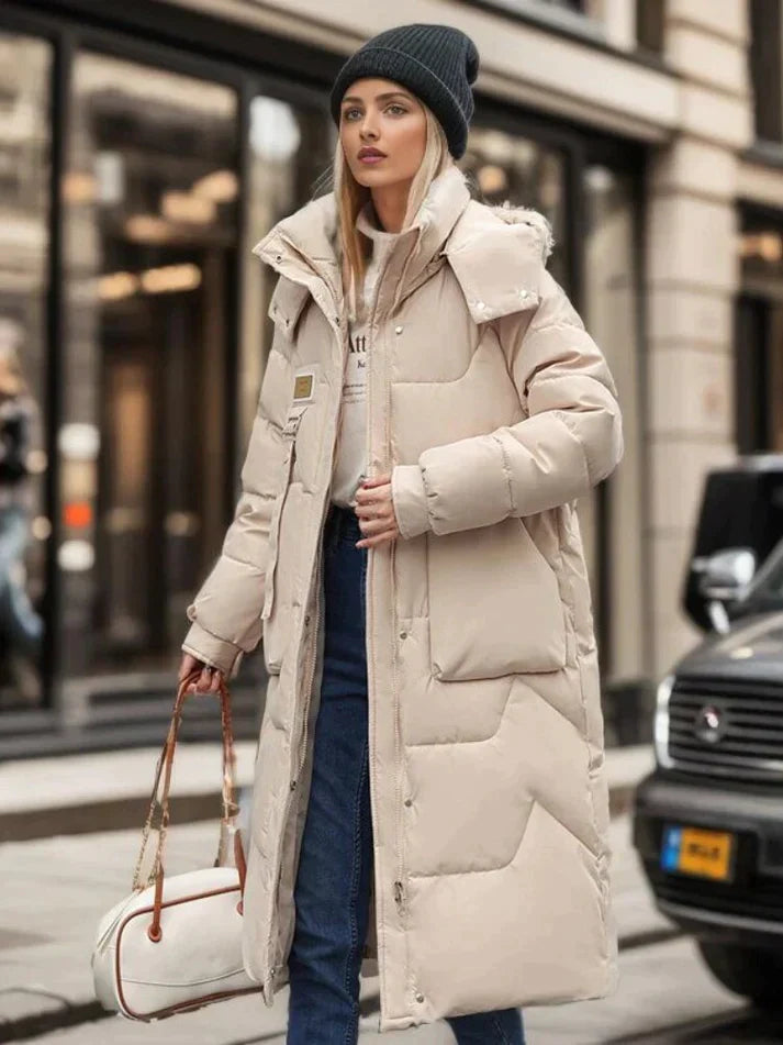 Modische lange Damenjacke mit modernem Design