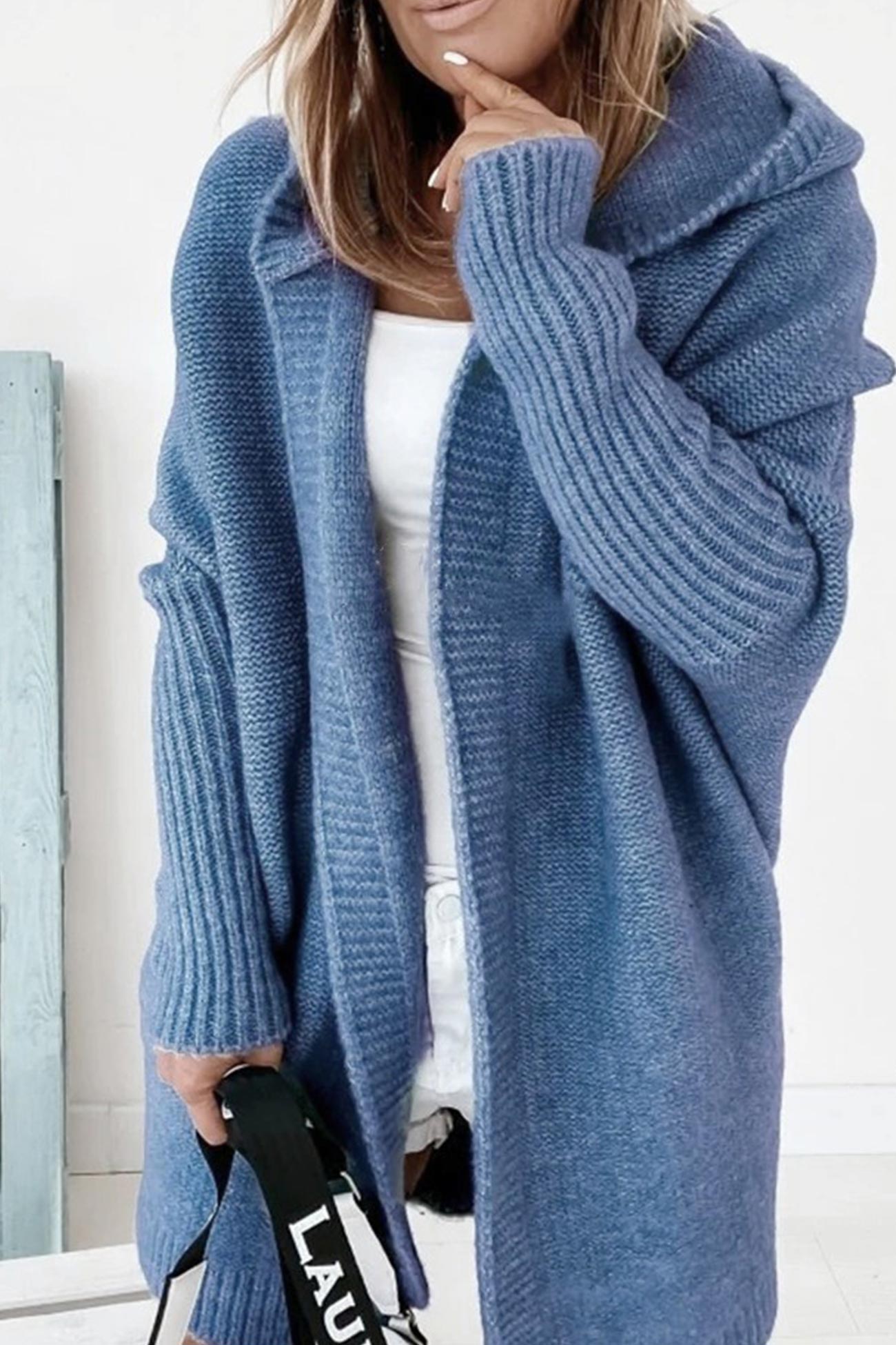 Bequemer und modischer Cardigan mit offener Kapuze für stilvolle Frauen
