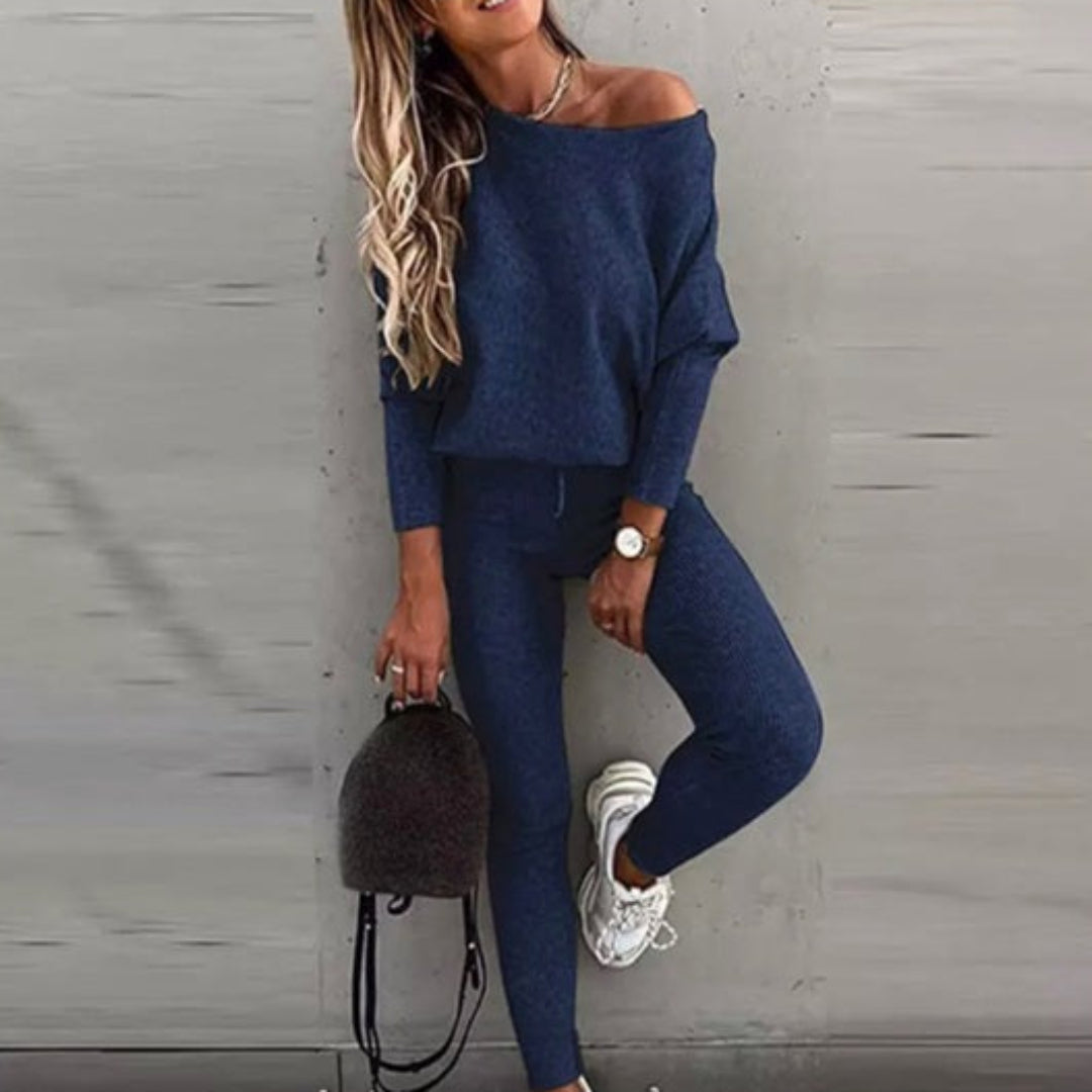 Lässiger Damenanzug mit Bootsausschnitt-Pullover und schmaler Hose