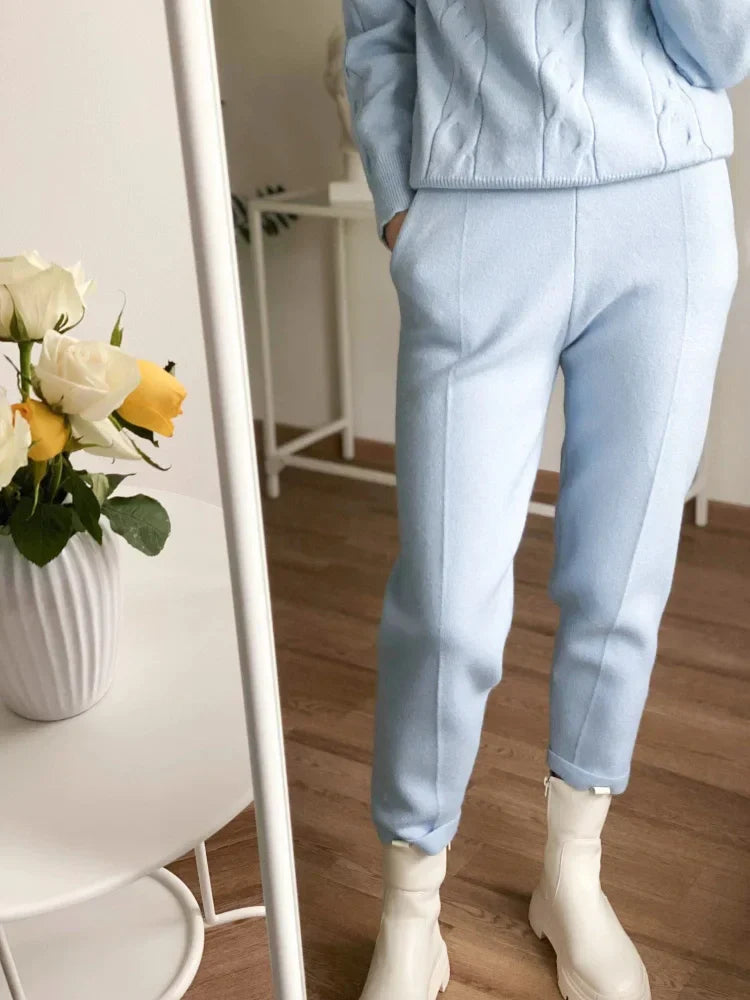 Marias Modischer Pullover und Hosenanzug - Stilvoll und Bequem